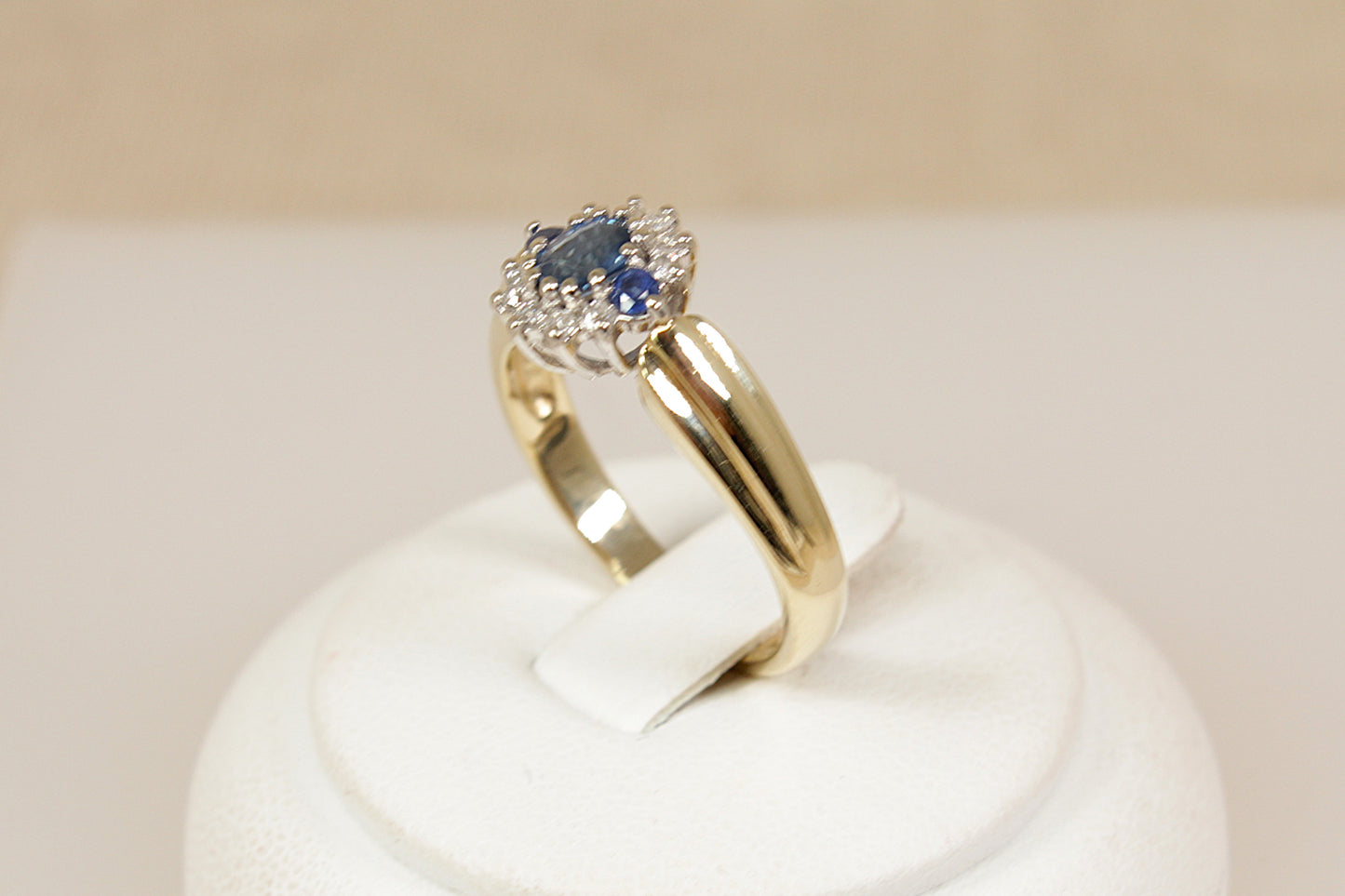 9ct Gold Sapphire and Diamond Cluster Ring