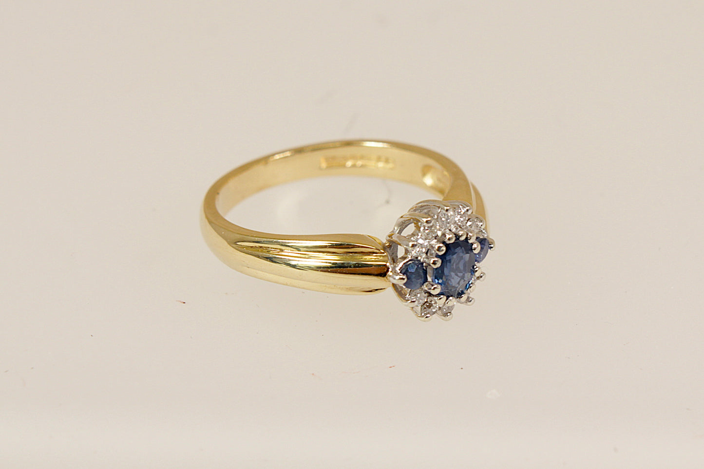 9ct Gold Sapphire and Diamond Cluster Ring