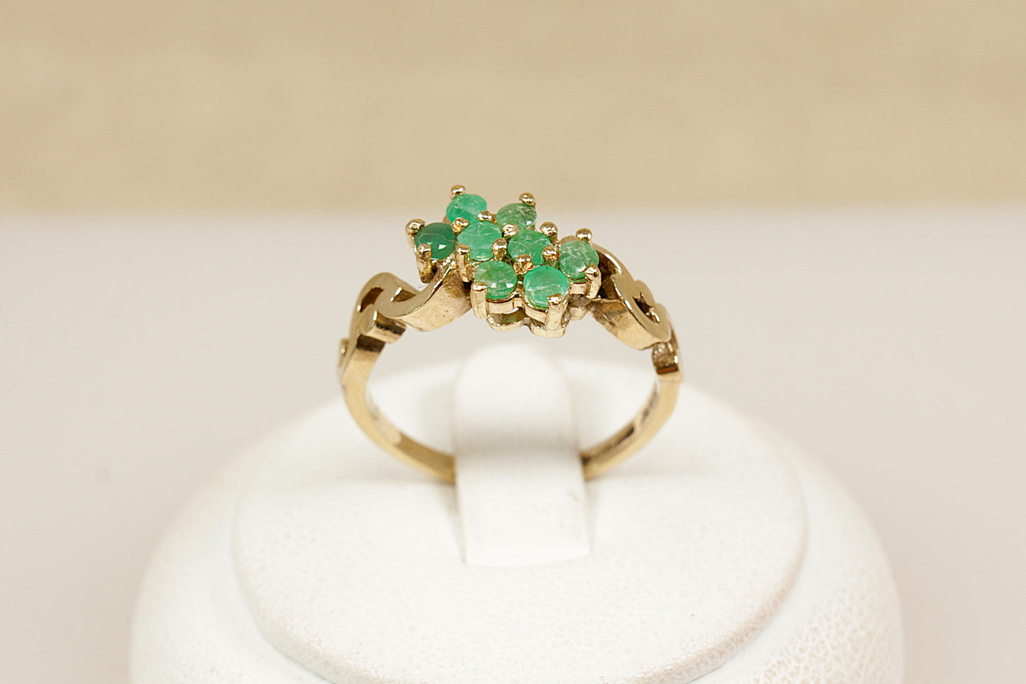 9ct Gold Emerald Cluster Ring