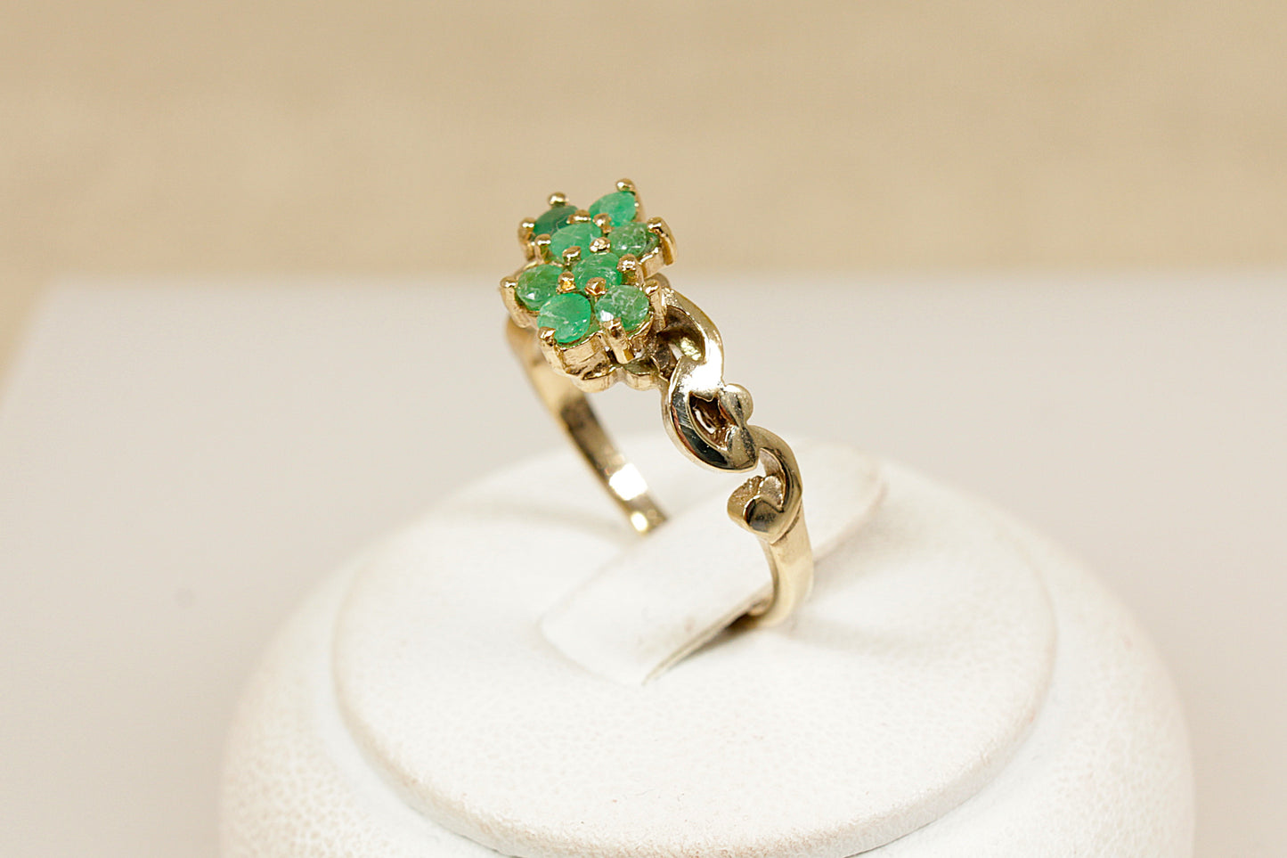 9ct Gold Emerald Cluster Ring