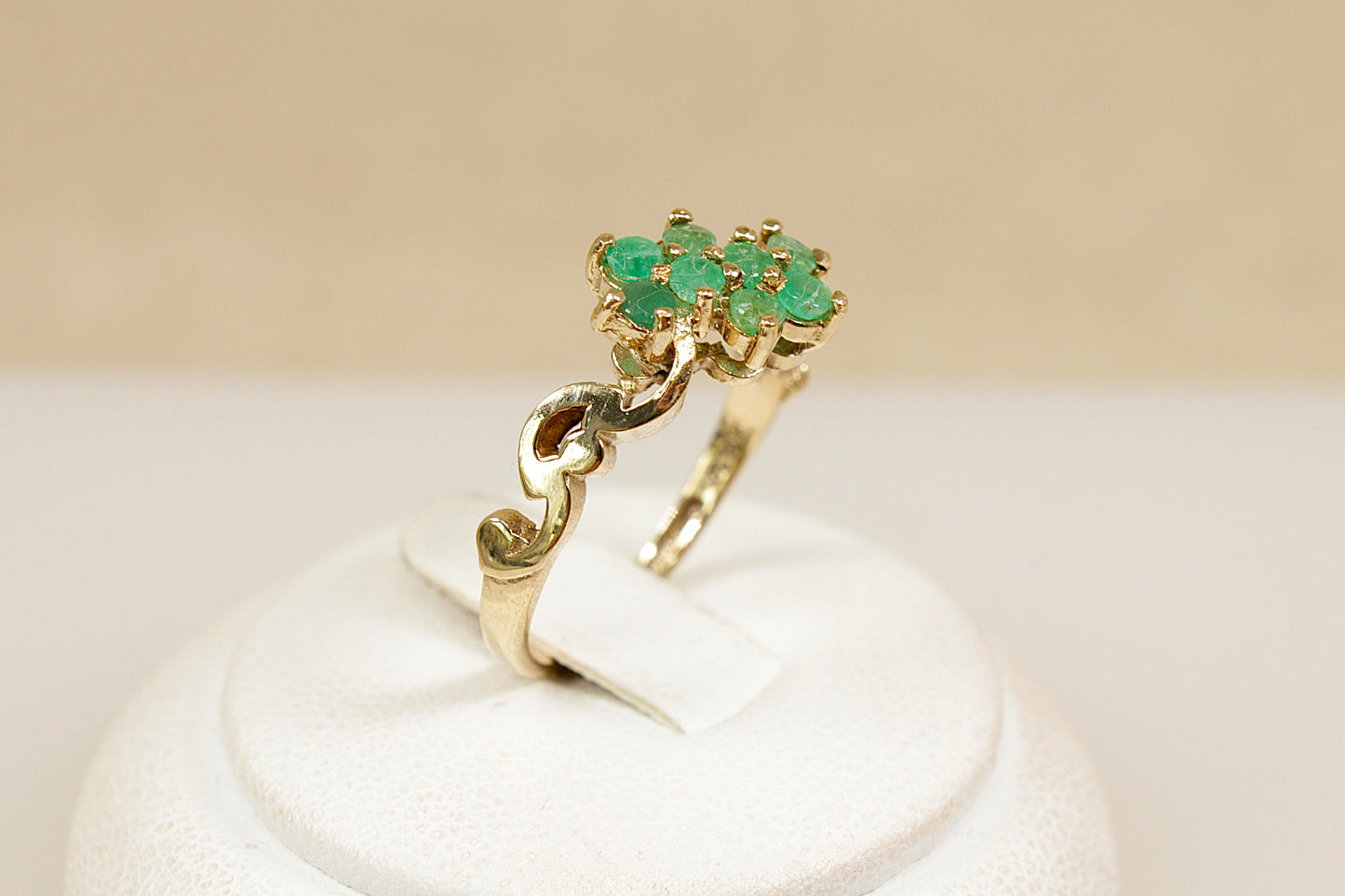 9ct Gold Emerald Cluster Ring