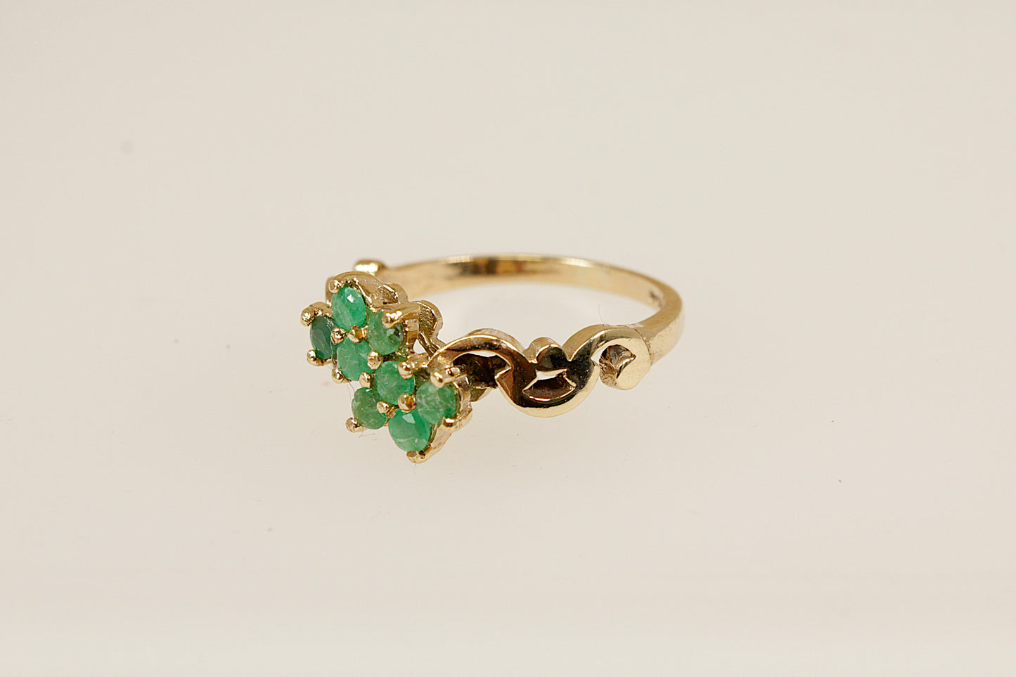 9ct Gold Emerald Cluster Ring