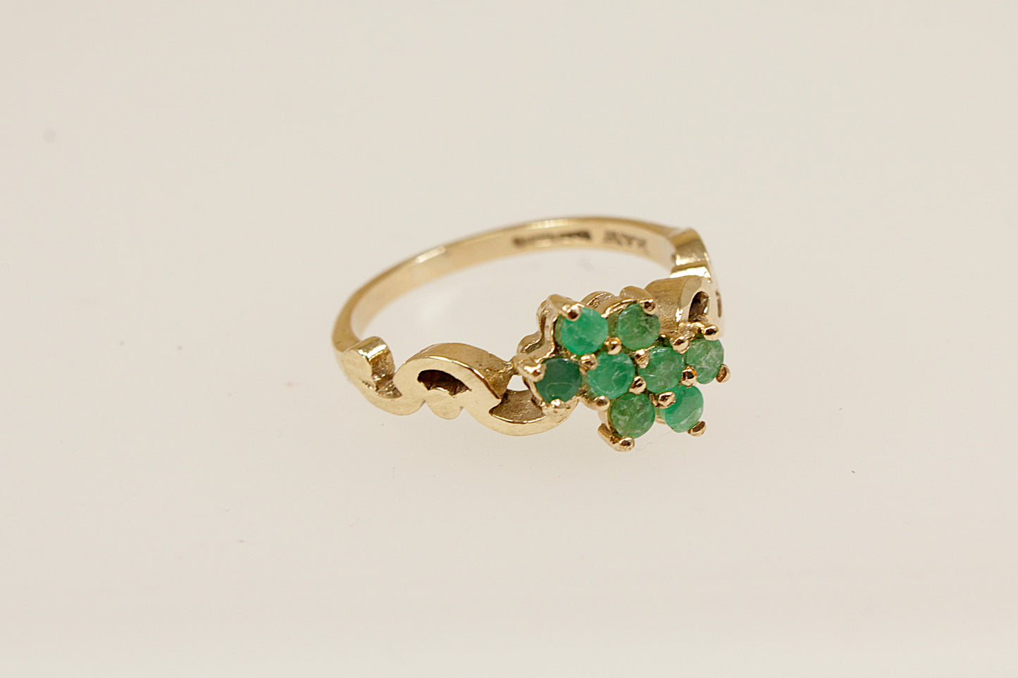 9ct Gold Emerald Cluster Ring