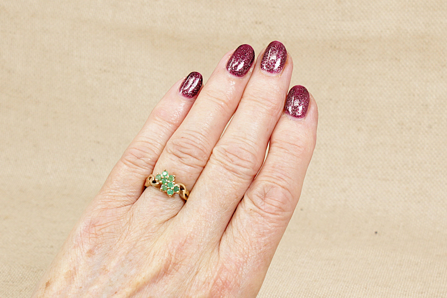 9ct Gold Emerald Cluster Ring