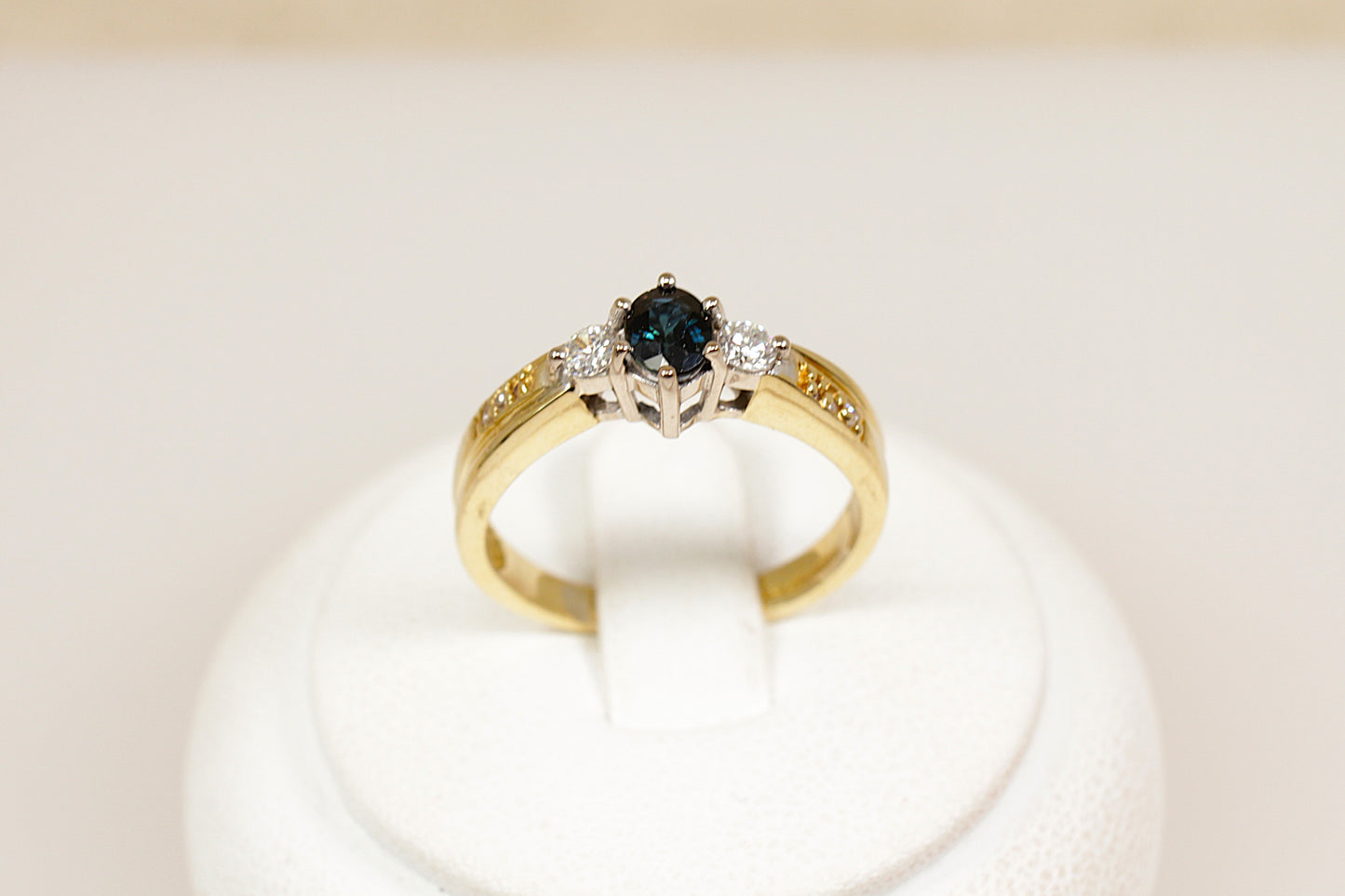 Vintage 18ct Sapphire & Diamond Trilogy Ring