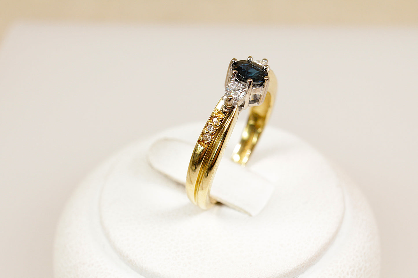 Vintage 18ct Sapphire & Diamond Trilogy Ring
