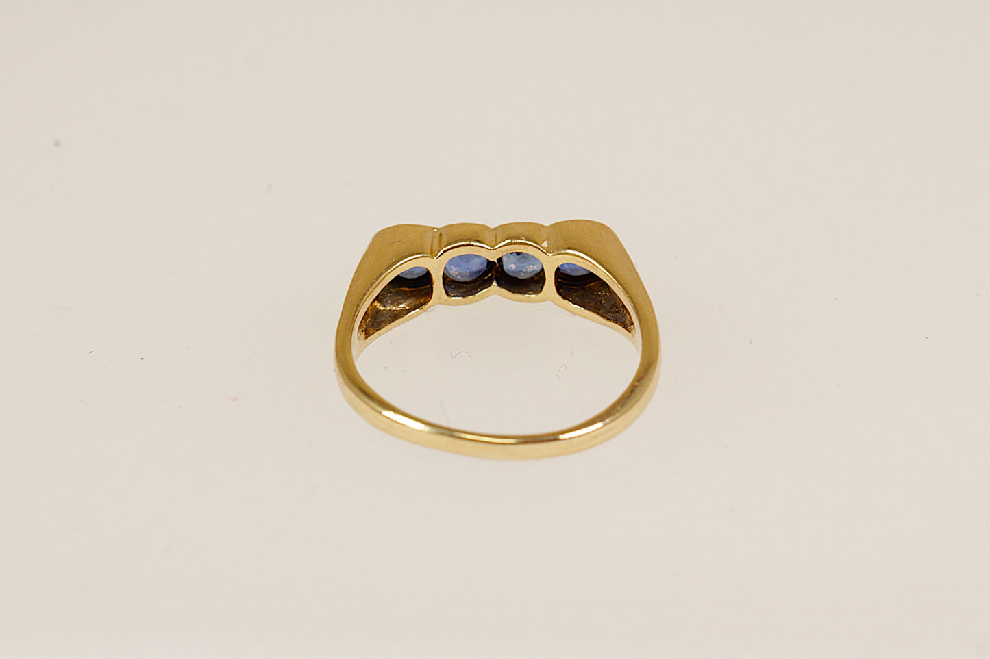 18ct Sapphire Ring