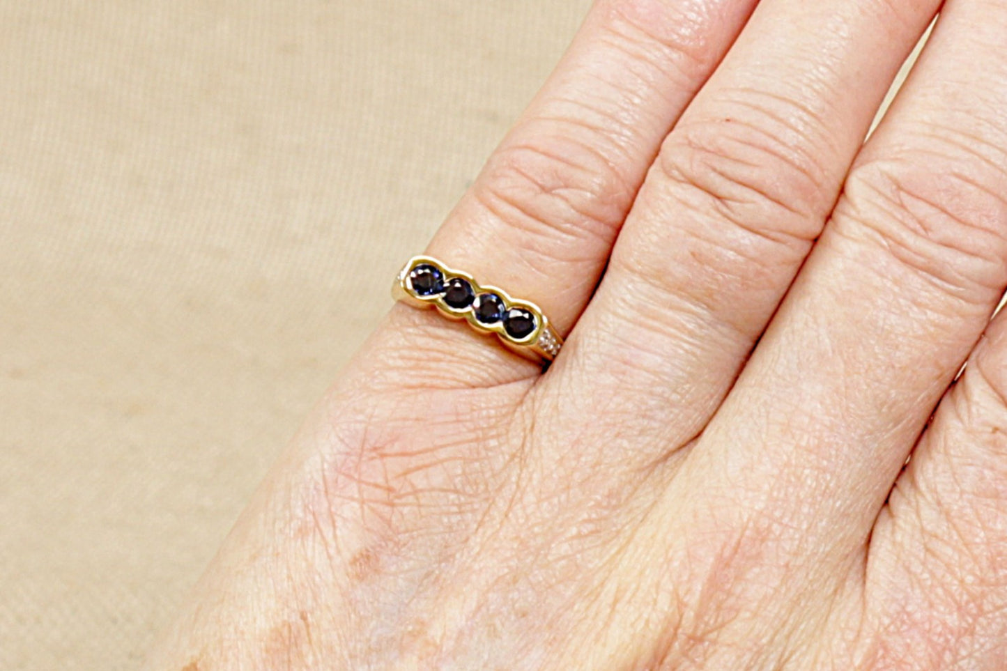 18ct Sapphire Ring