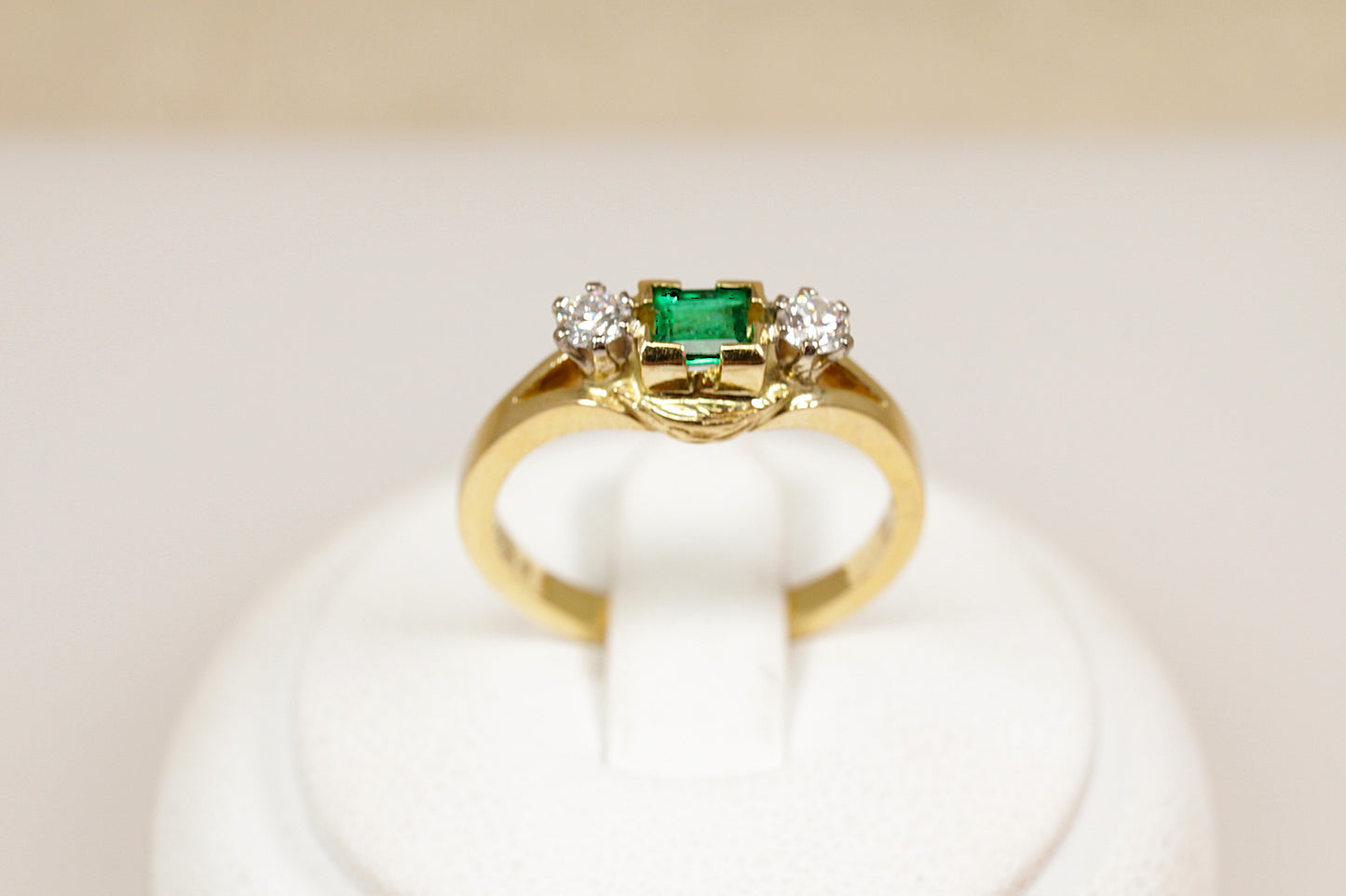 Vintage 18ct Emerald and Diamond Trilogy Ring