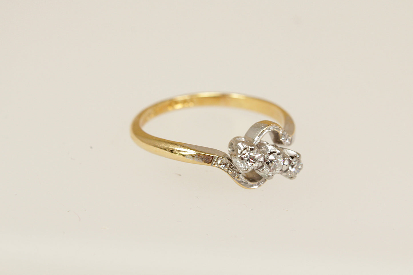 Vintage 18ct Diamond Twist Ring