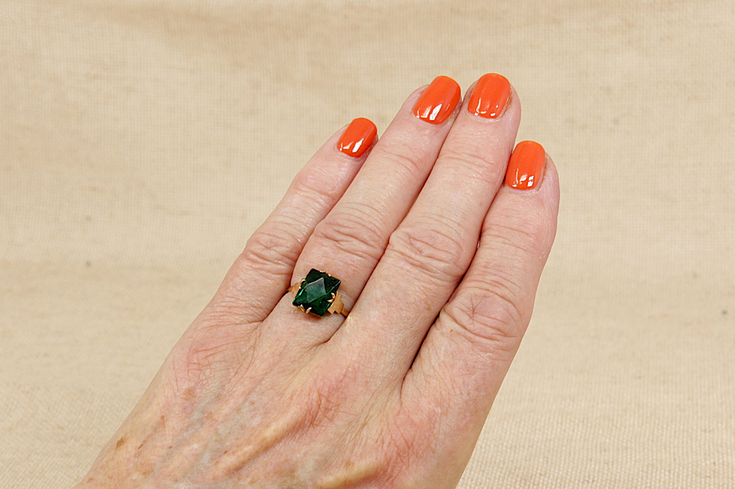 Vintage 9ct Gold Art Deco Style Green Paste Ring