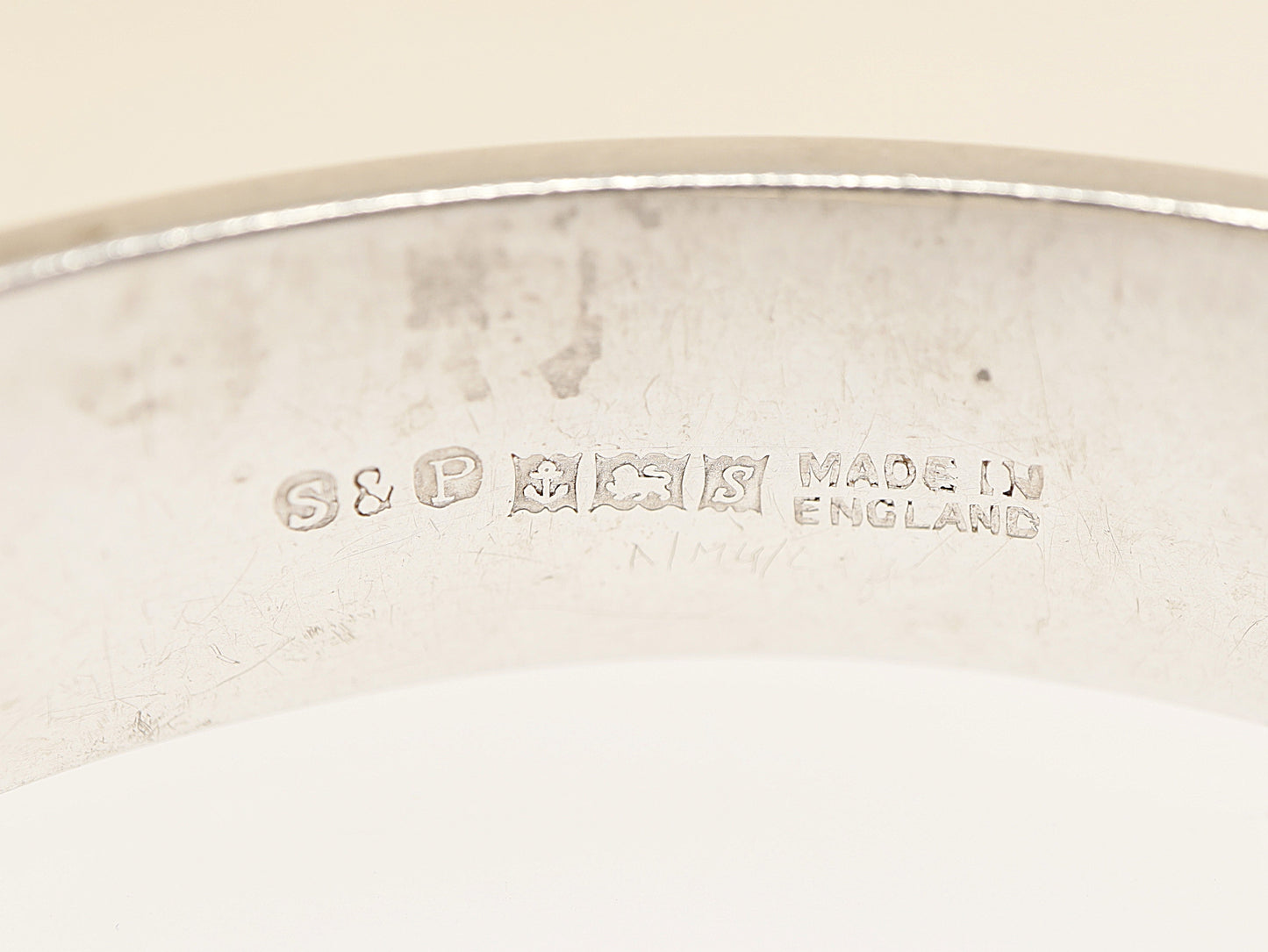 A Vintage Sterling Silver Hinged Bangle