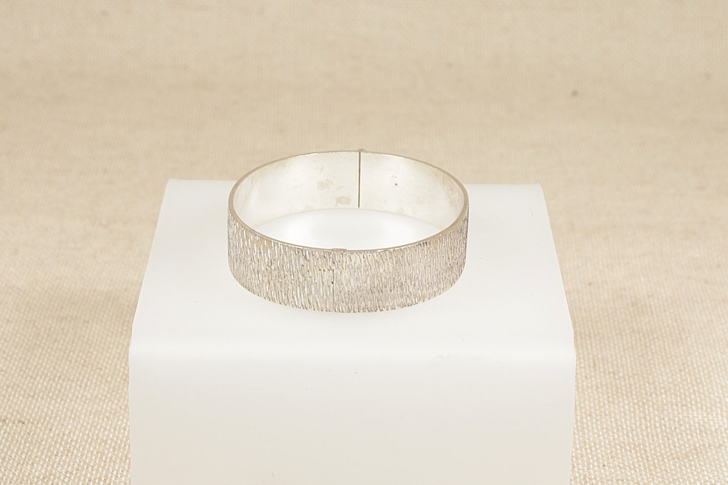 Vintage Solid Silver Hinged Bangle / Bracelet