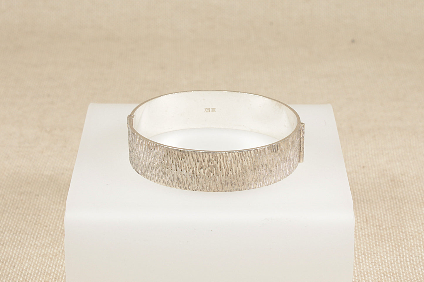 Vintage Solid Silver Hinged Bangle / Bracelet