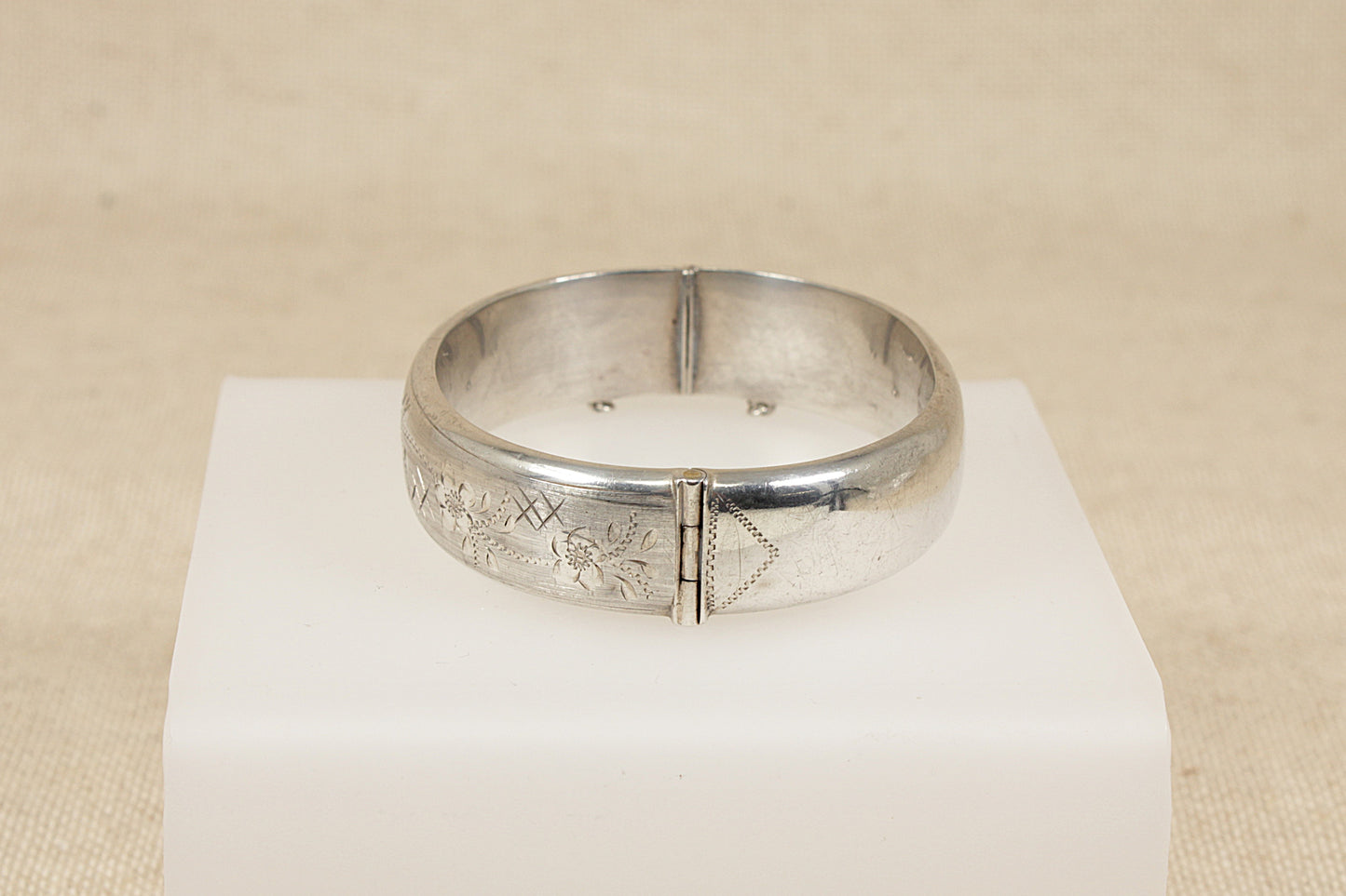 Vintage Silver Hinged Bangle