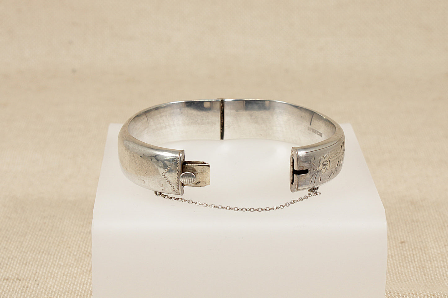 Vintage Silver Hinged Bangle