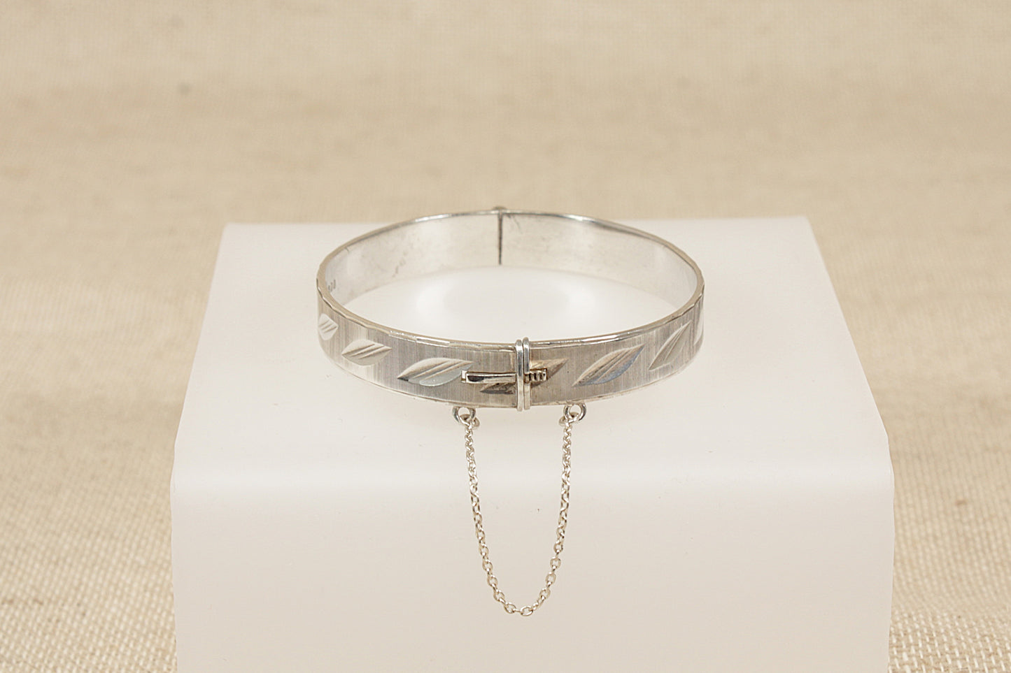 Solid Silver Vintage Hinged Bangle