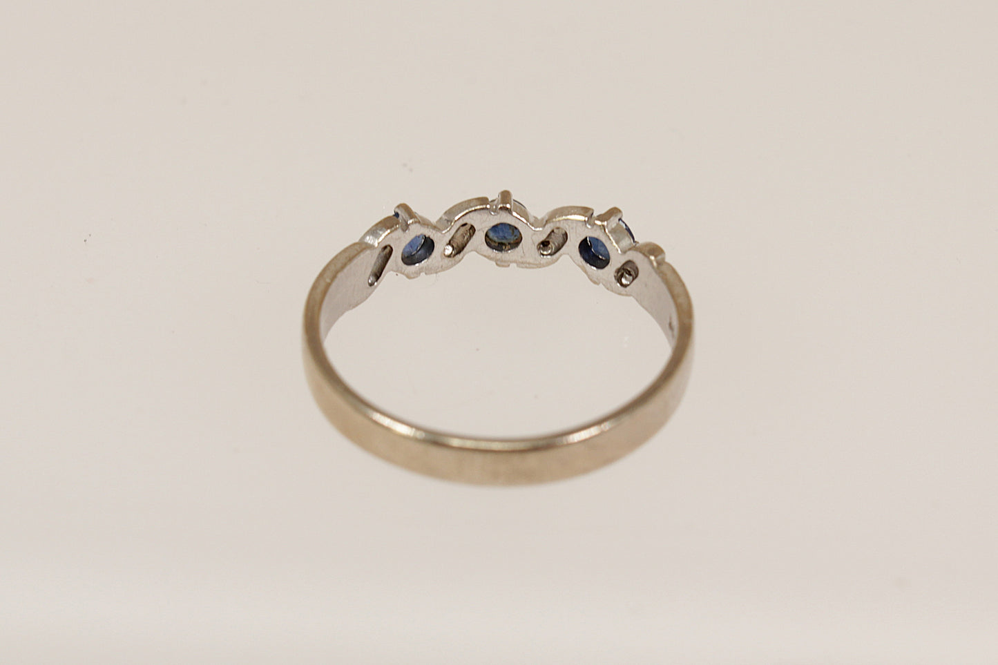 18ct White Gold Sapphire and Diamond Ring