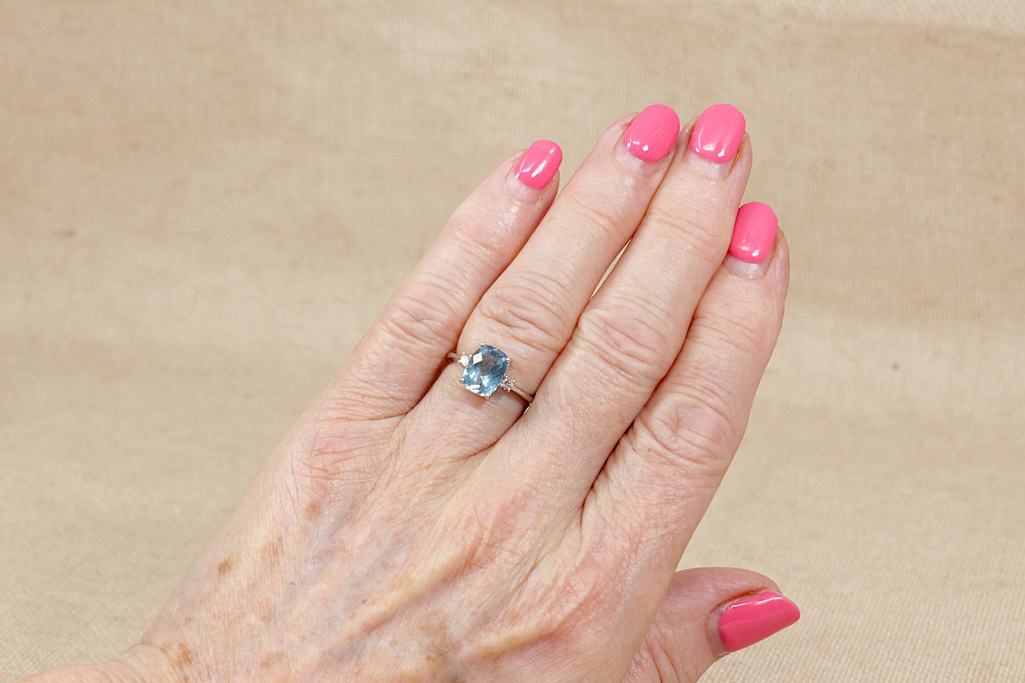 18ct White Gold Blue Topaz & Diamond Ring