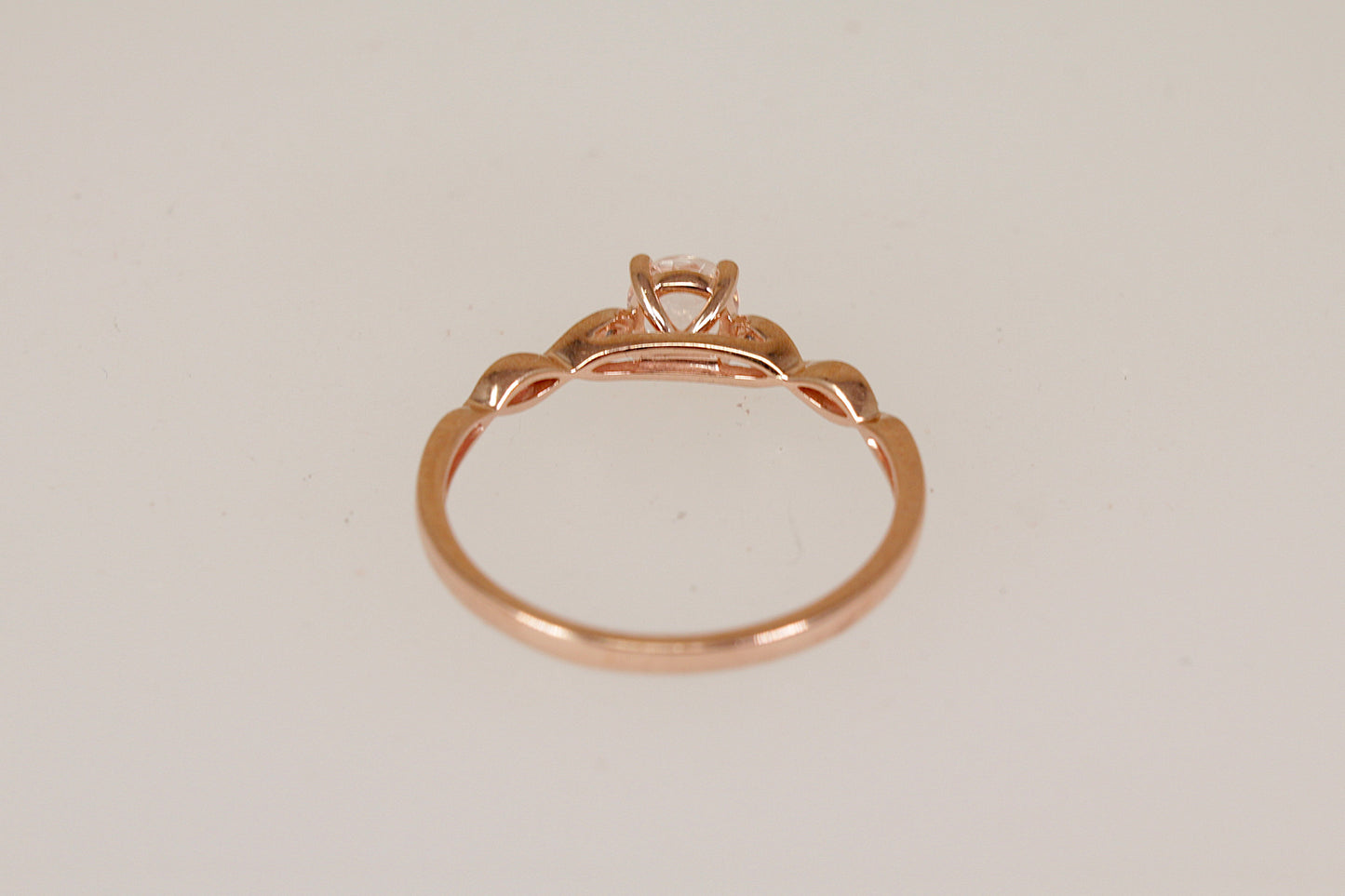 Gorgeous 9ct Rose Gold Morganite & Diamond Ring