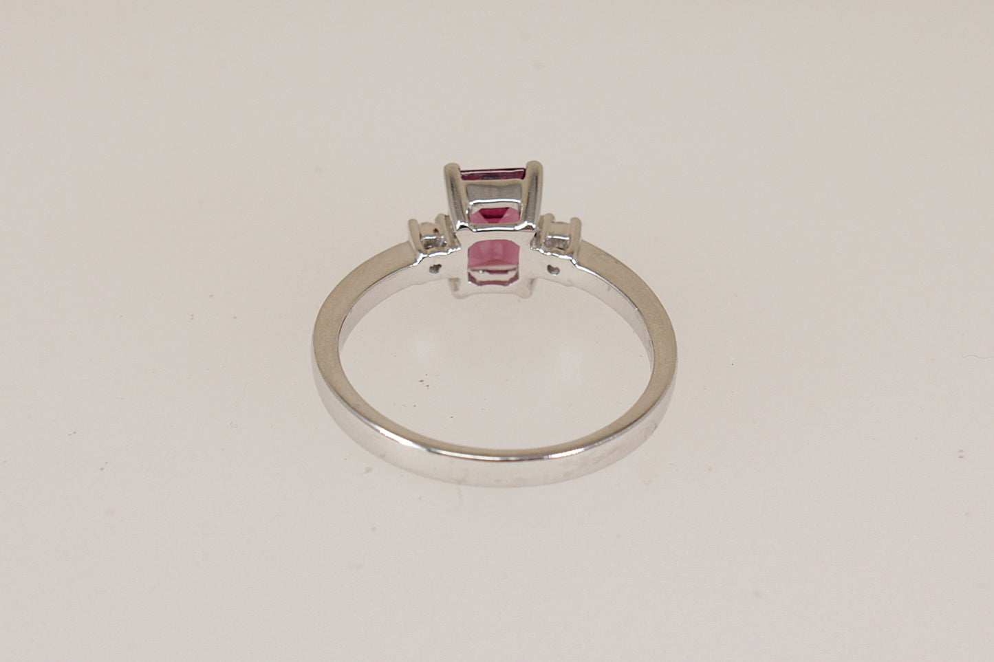 Elegant 18ct White Gold Rhodolite Garnet & Diamond Ring