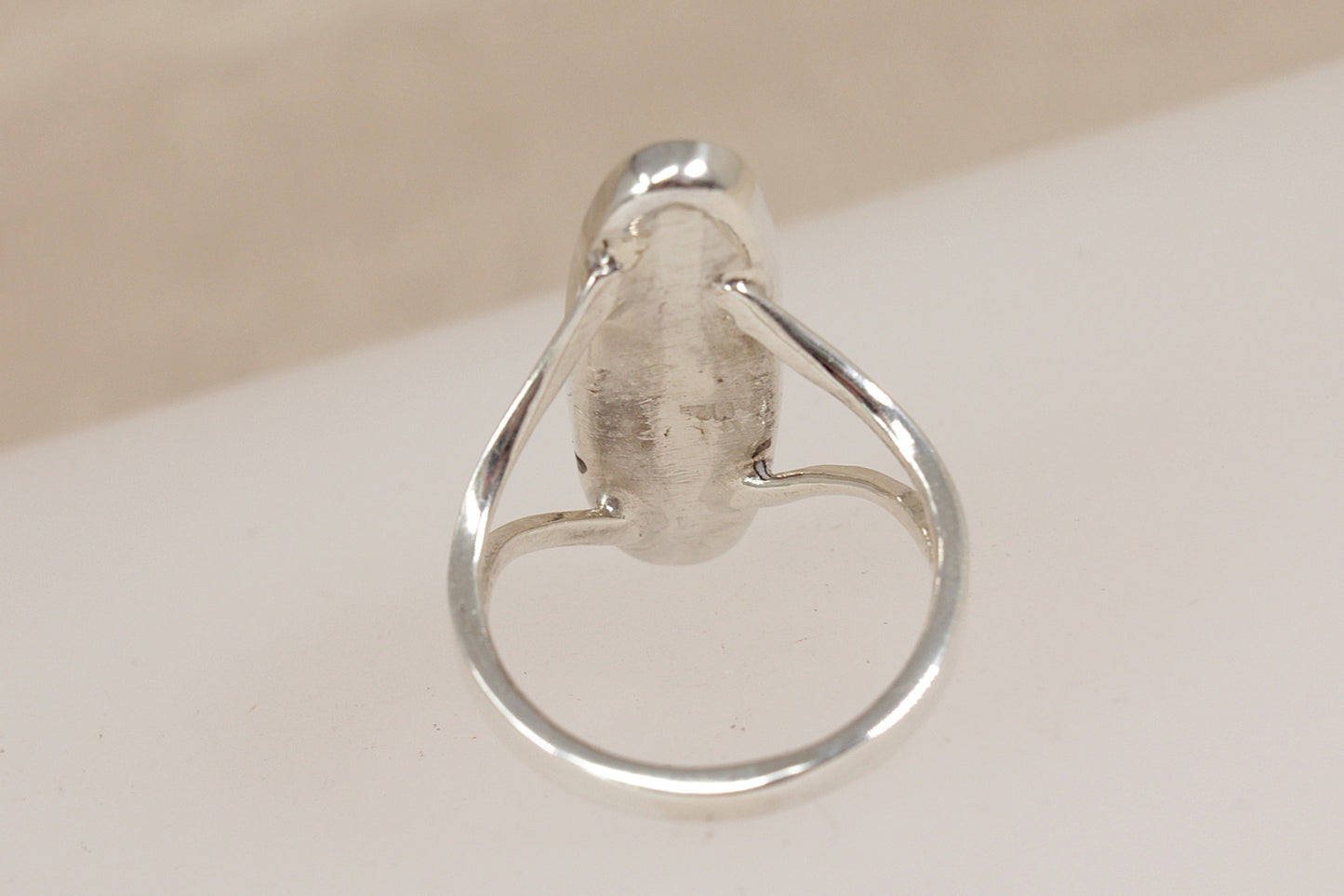 Distinctive Silver & Mother of Pearl Elongated Ring