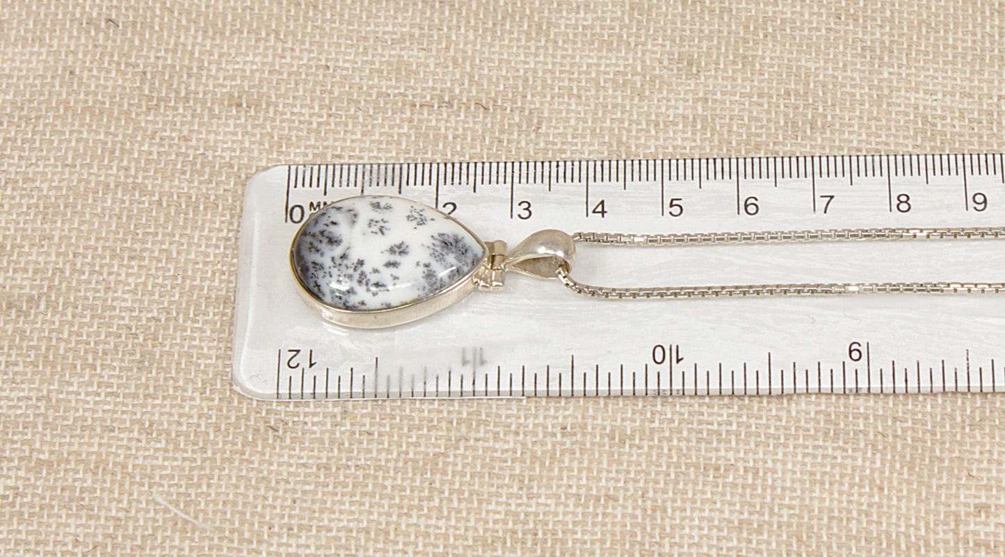 Charming Vintage Sterling Silver & Moss Agate Pendant Necklace