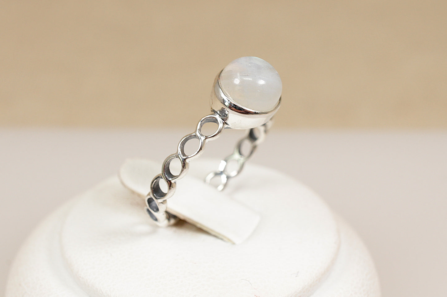 Silver Moonstone ‘Chain Link’ Solitaire Ring
