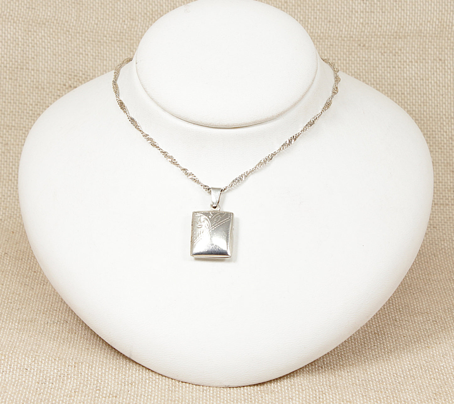 vintage silver hinged locket necklace