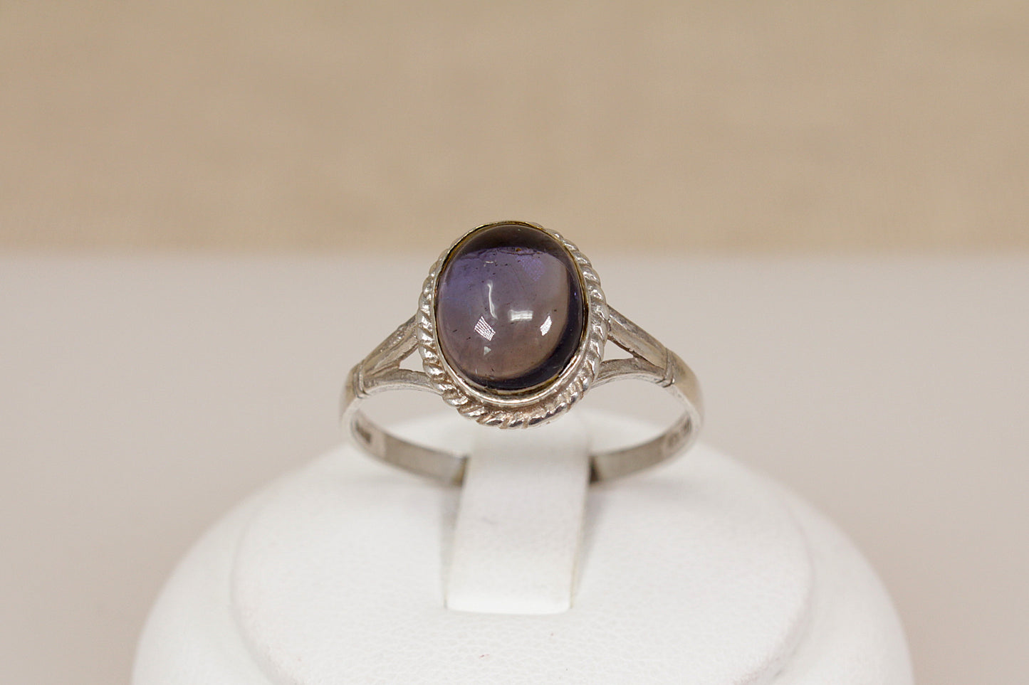Stunning Vintage Silver & Blue Iolite Solitaire Ring