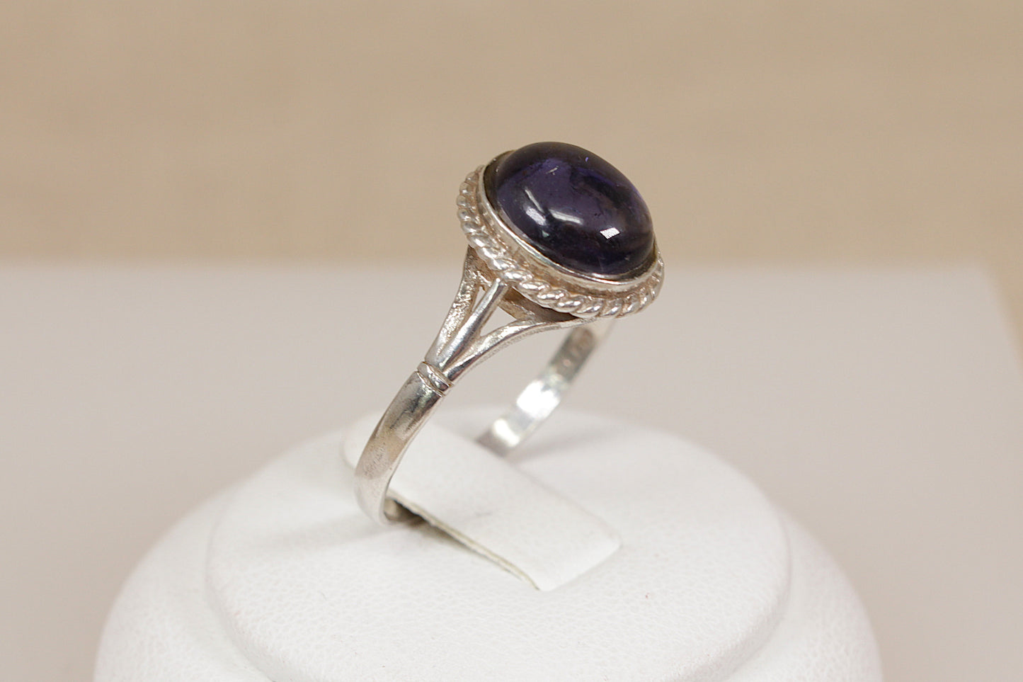 Stunning Vintage Silver & Blue Iolite Solitaire Ring