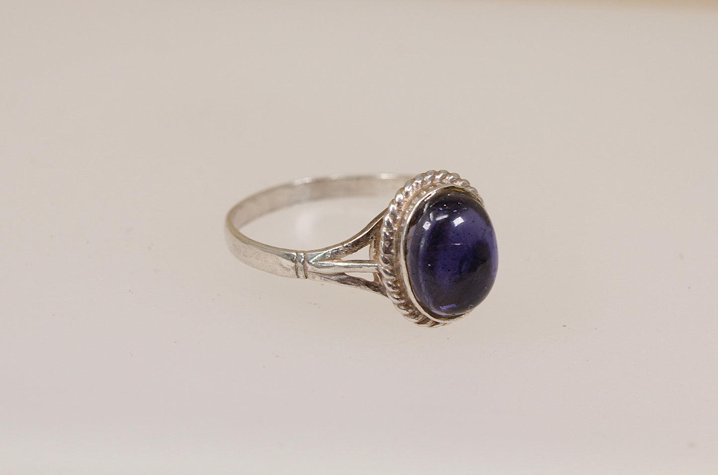 Stunning Vintage Silver & Blue Iolite Solitaire Ring