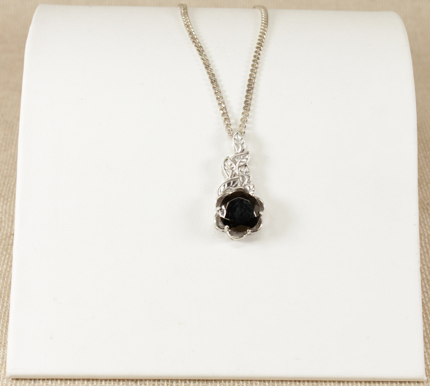 Silver Pendant and Chain Necklace