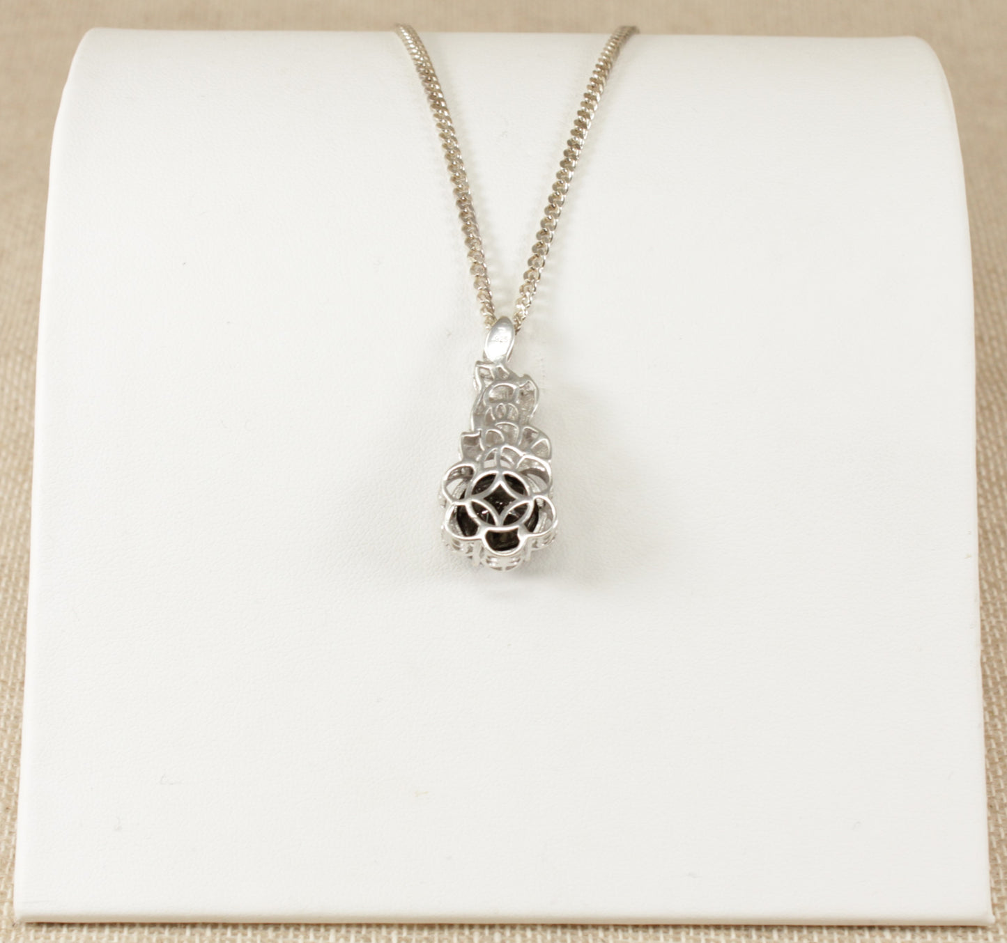 Silver Pendant and Chain Necklace