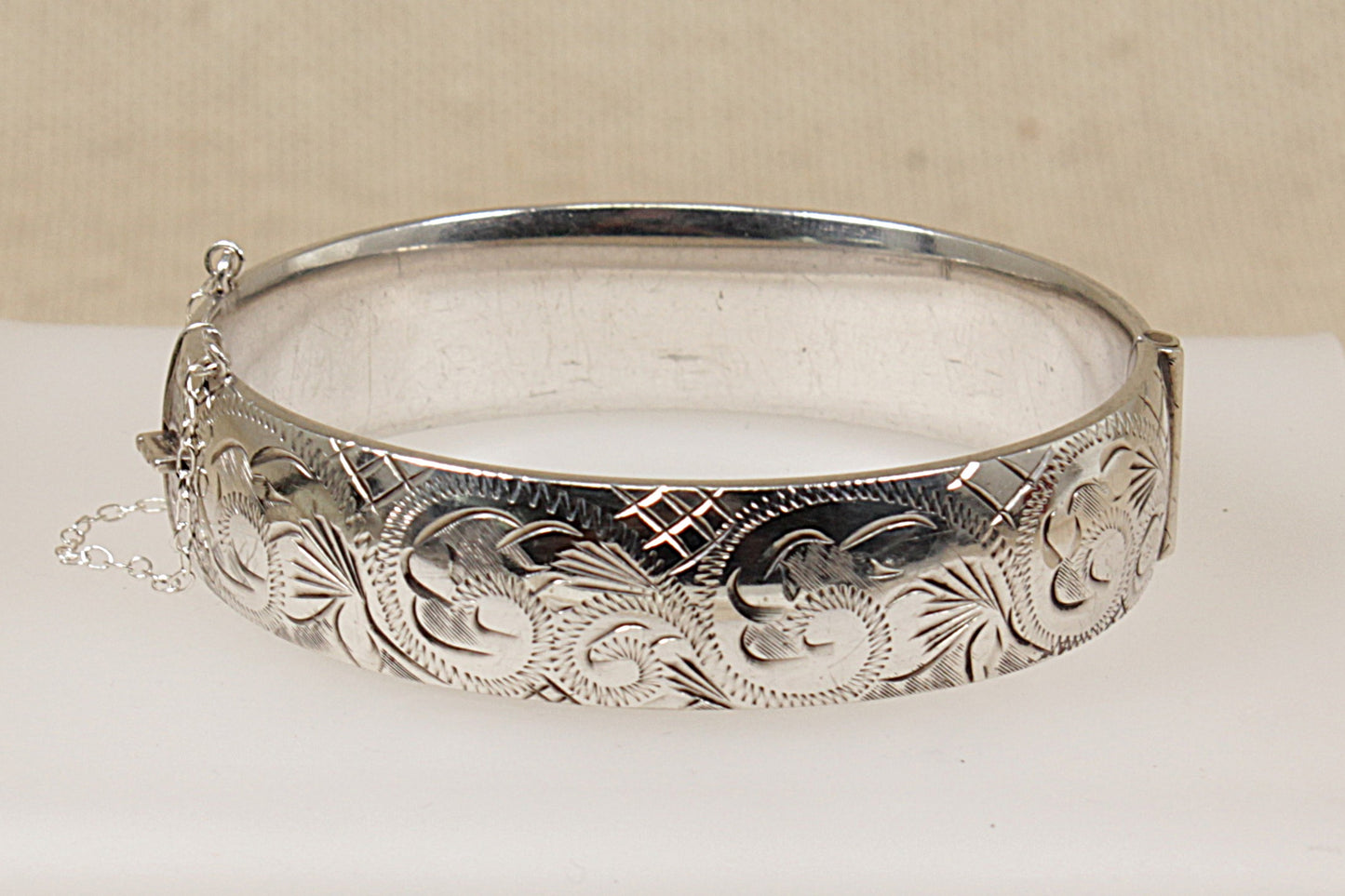 Vintage Solid Silver Hinged Bangle Bracelet