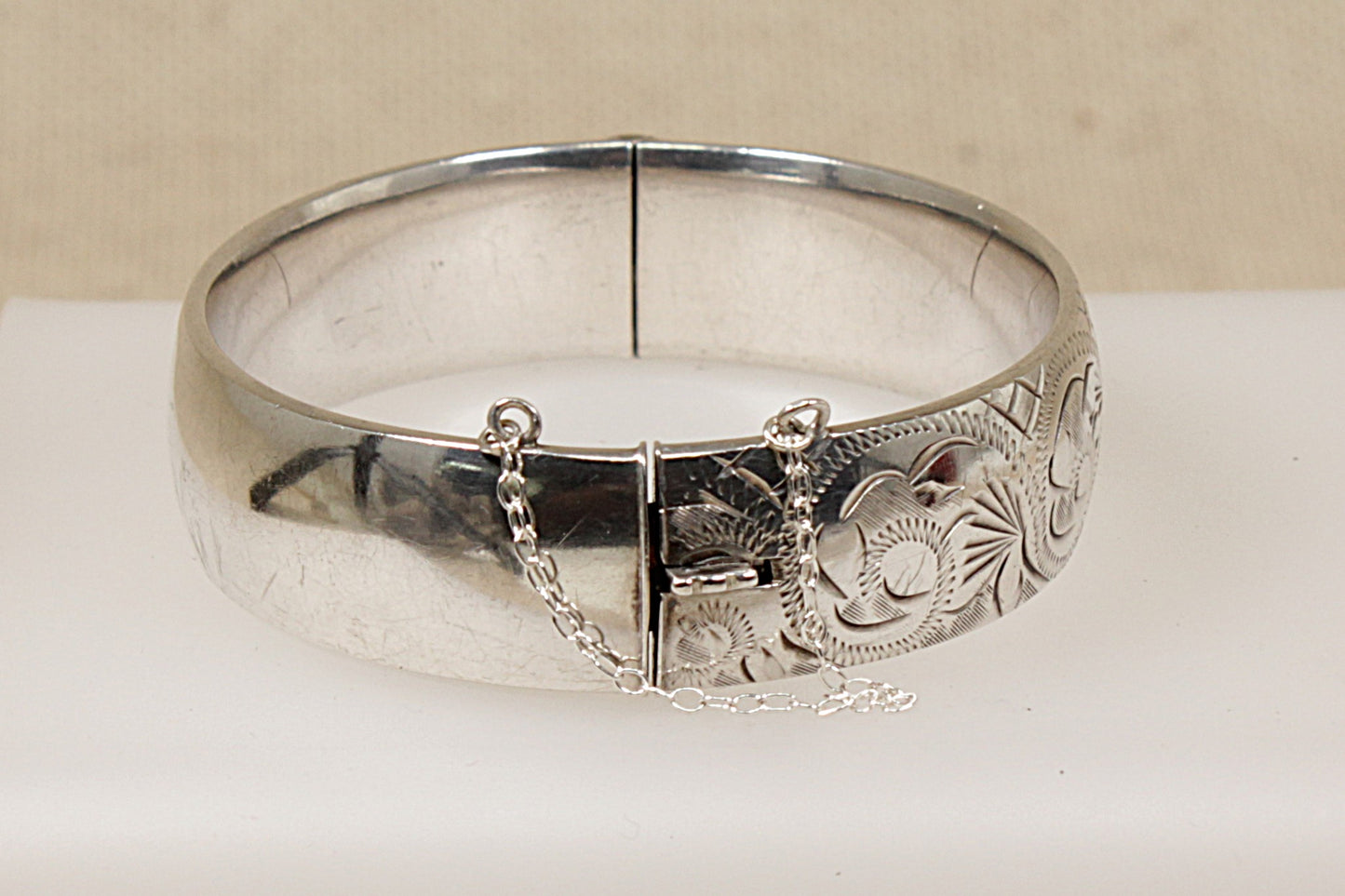 Vintage Solid Silver Hinged Bangle Bracelet