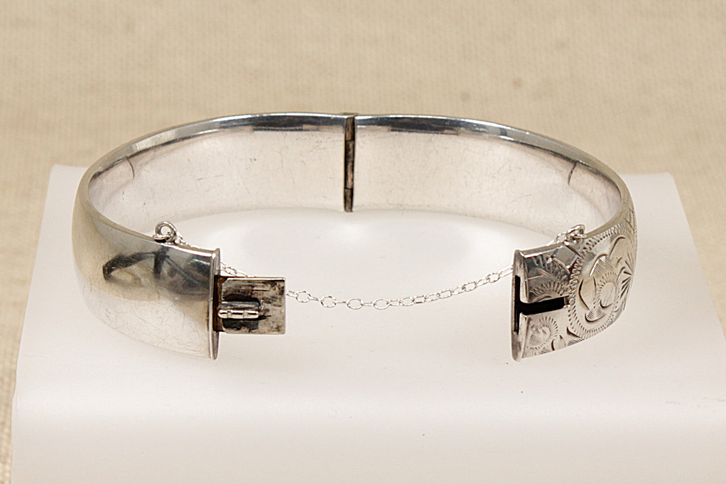 Vintage Solid Silver Hinged Bangle Bracelet