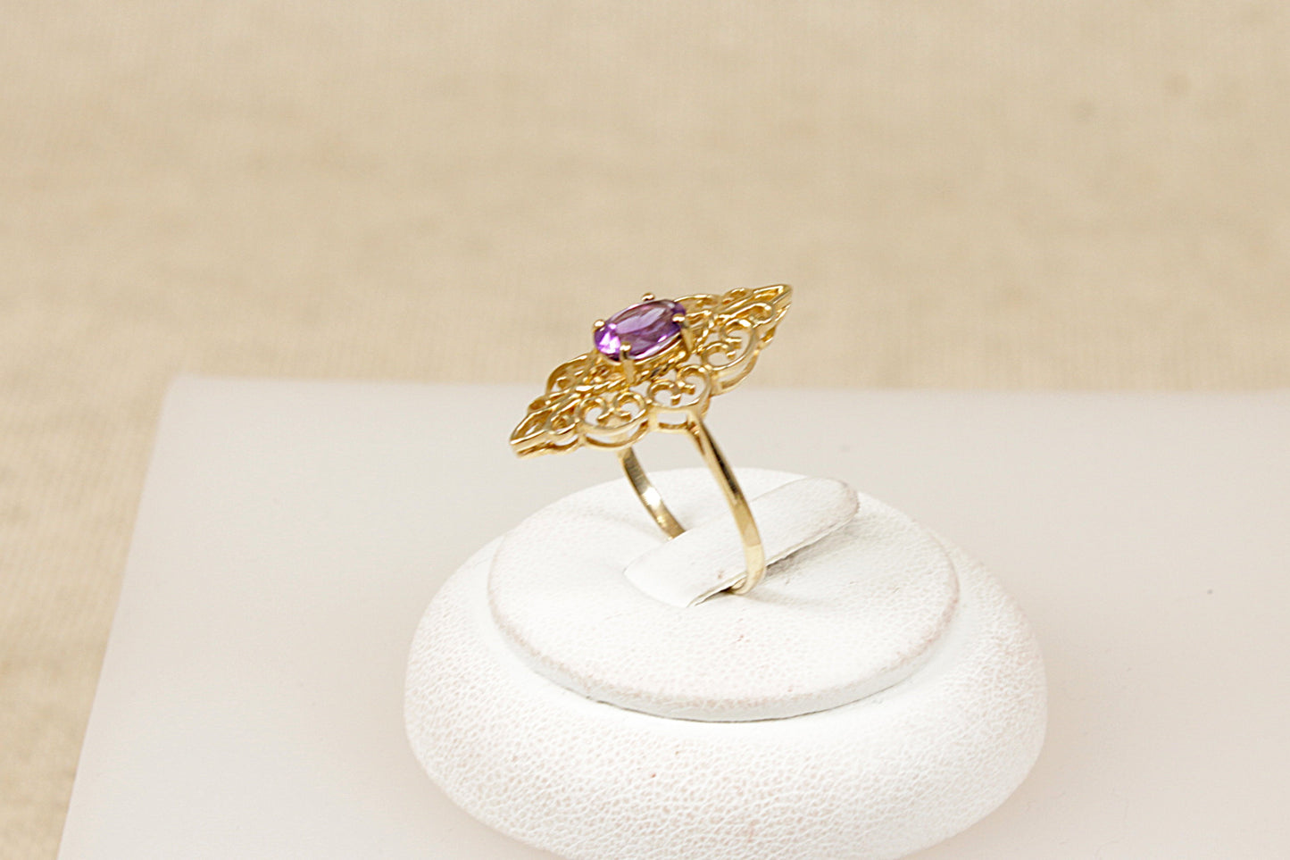 9ct Amethyst Solitaire Gold Ring