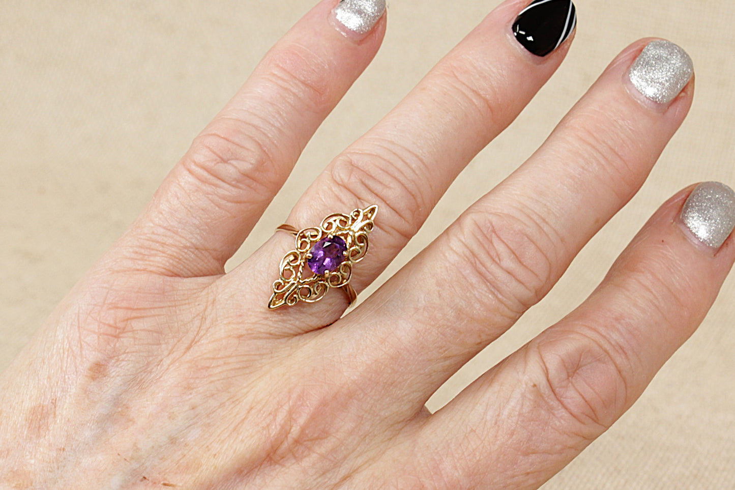 9ct Amethyst Solitaire Gold Ring