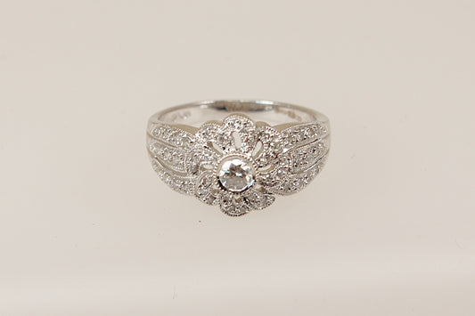 18ct white gold diamond cluster ring