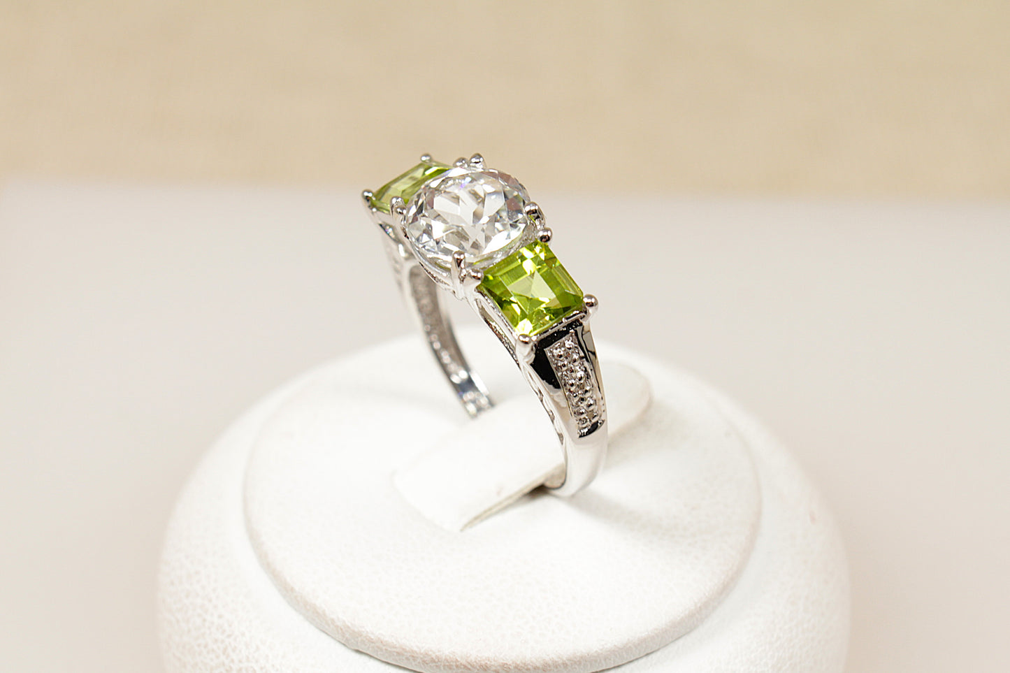9ct White Gold Topaz & Peridot Trilogy Ring