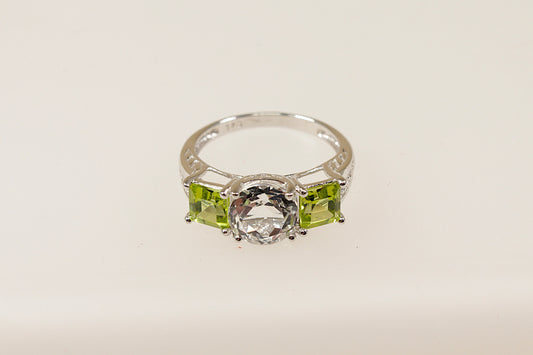 9ct White Gold Topaz & Peridot Trilogy Ring