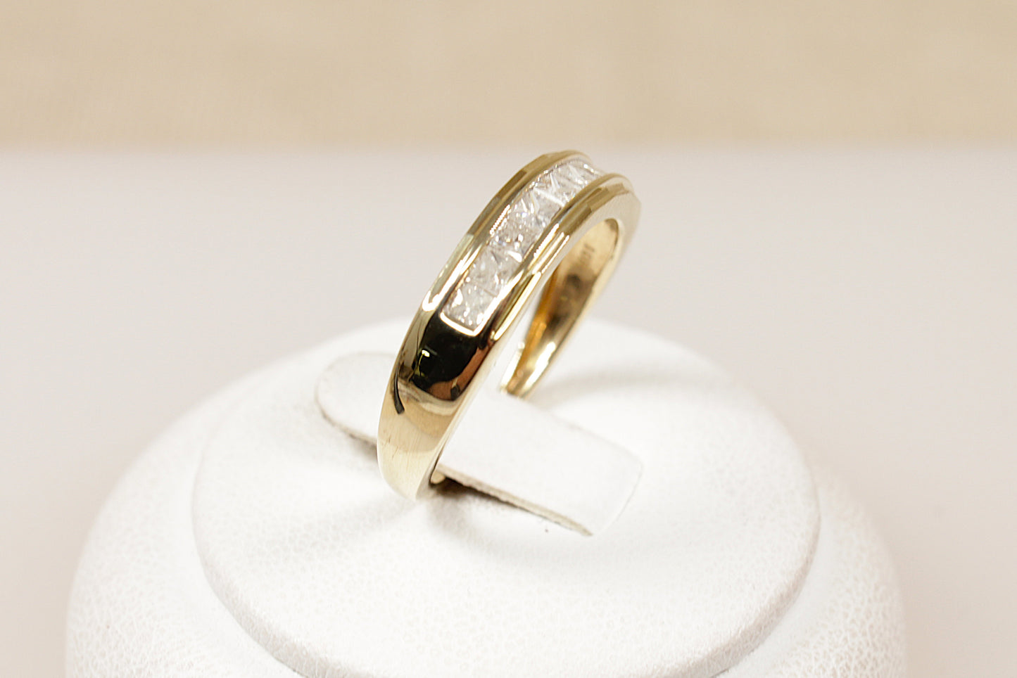 9ct Diamond Band Ring