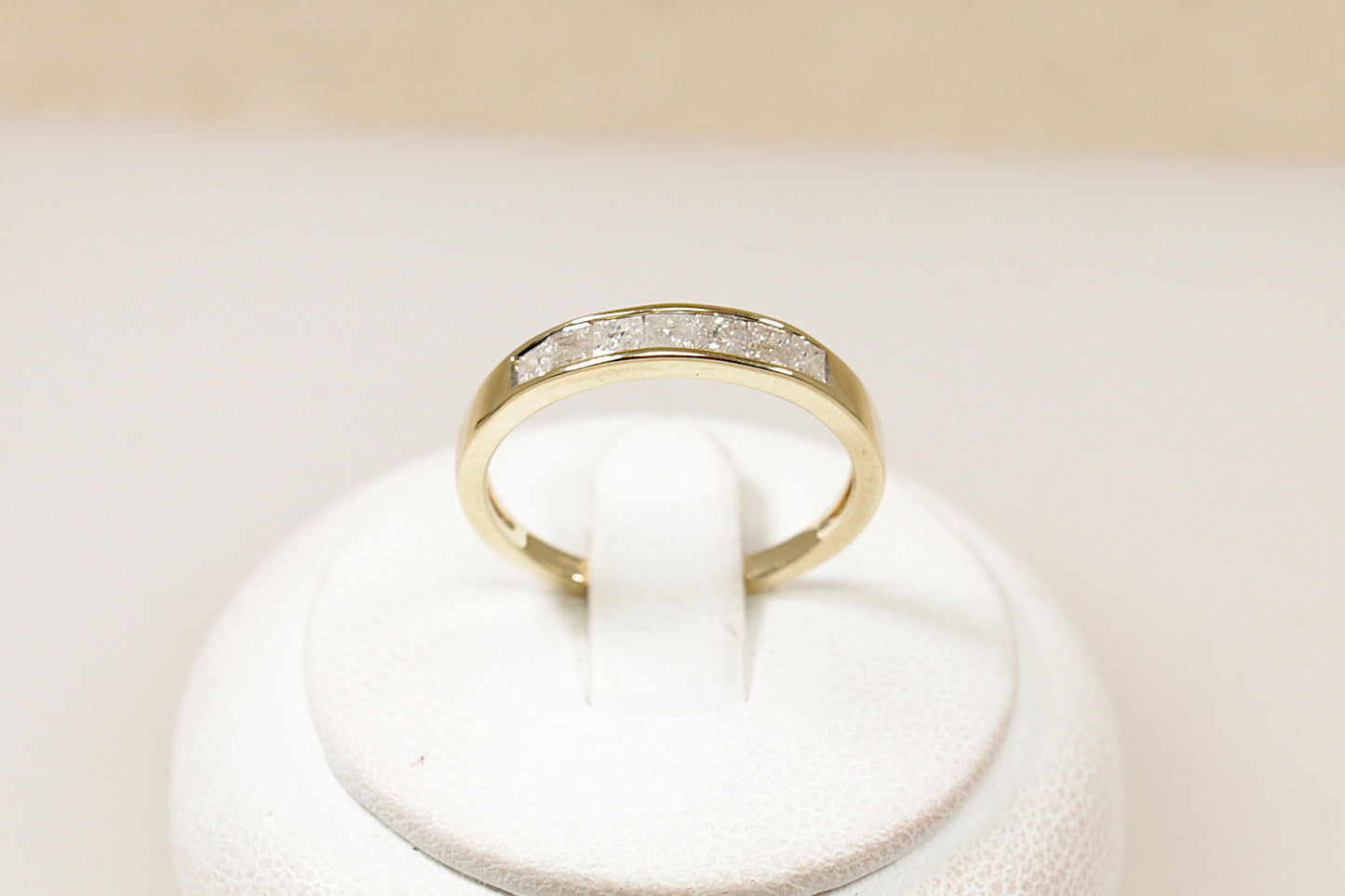 9ct Gold 7 Stone Diamond Ring