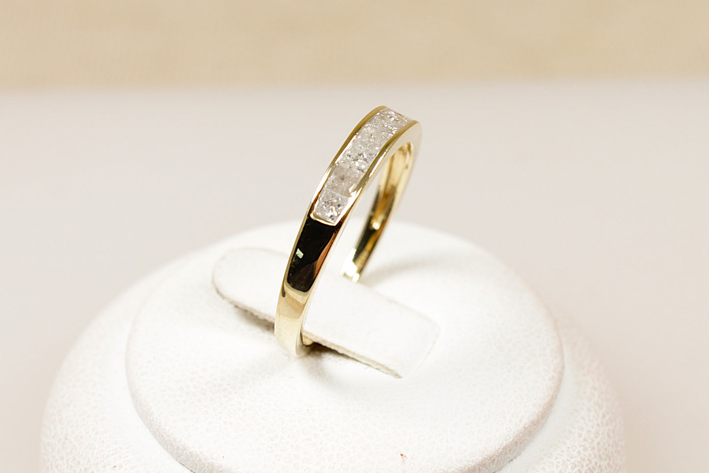 9ct Gold 7 Stone Diamond Ring