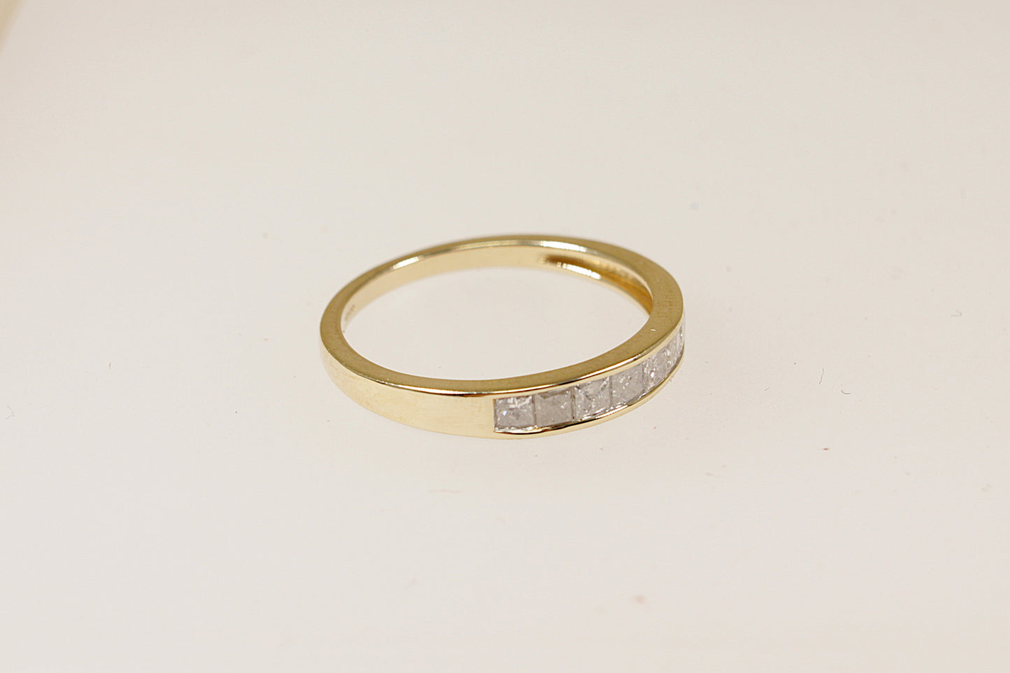 9ct Gold 7 Stone Diamond Ring