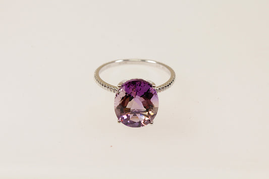 9ct White Gold Oval Amethyst Solitaire Ring