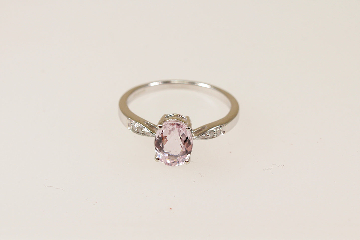 9ct white gold amethyst solitaire ring