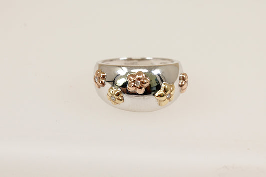 9ct white and yellow gold scatter ring with 5 round cut diamonds.