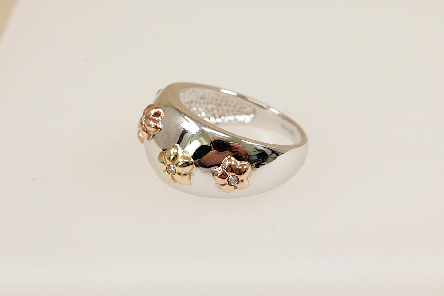A 9ct White and Yellow Gold Diamond Scatter Ring